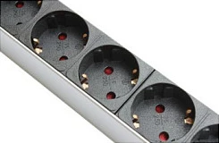 Zgjatues rryme 19" GoodConnections GC-N0087, 8x Type F (Schuko), 1.8m, me switch, zi/argjendtë