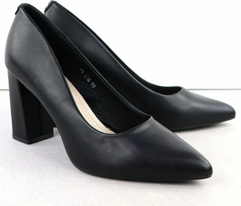 Këpucë me taka LEONE femra, të zeza