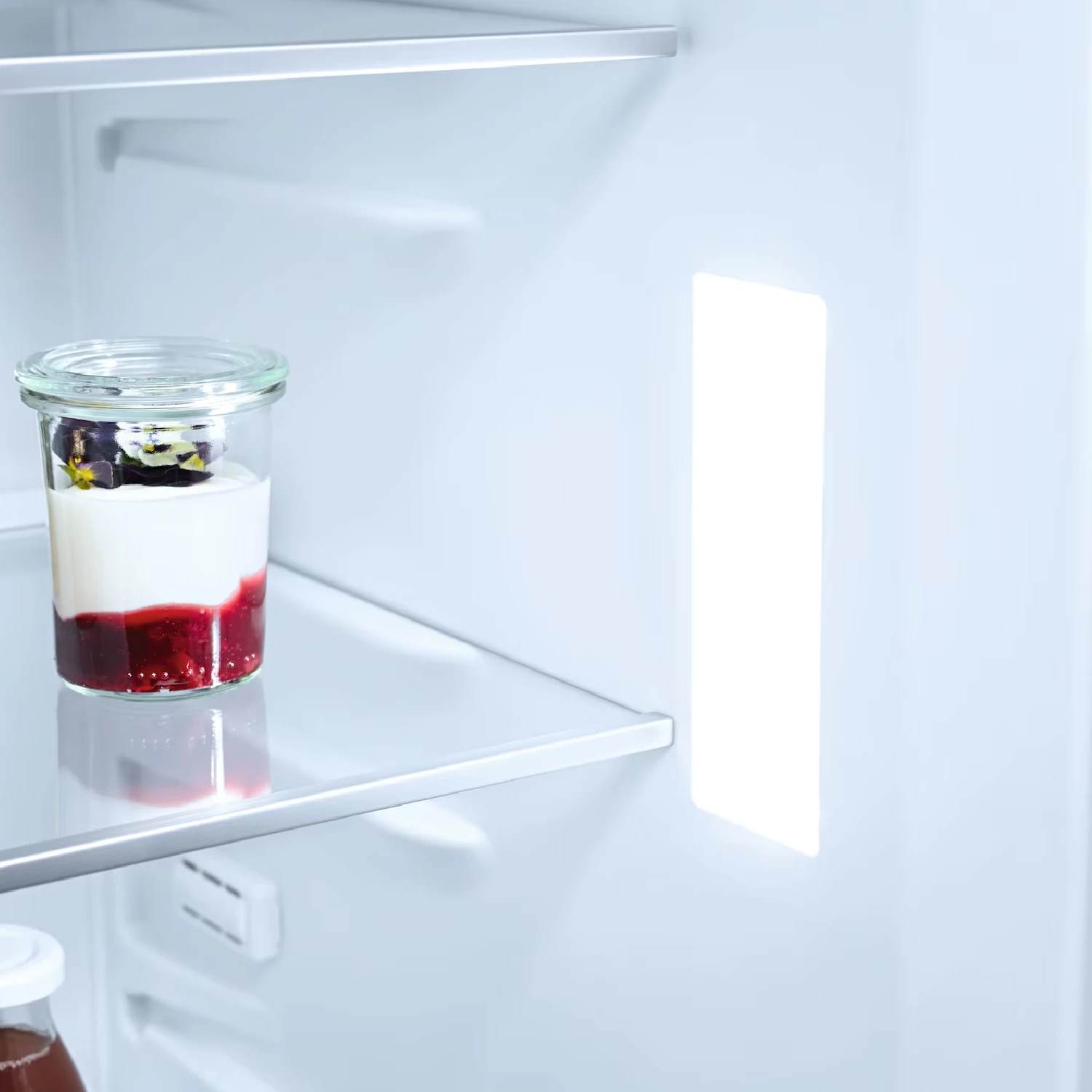 Frigorifer me ngrirës i integrueshëm Miele KDN 7714 E, 184/76 L, NoFrost, DailyFresh, klasa E