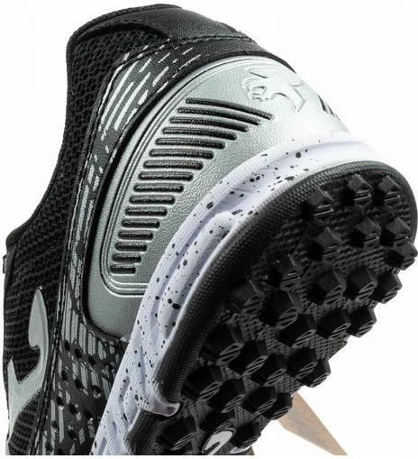 Atlete futbolli Joma për meshkuj, të zeza