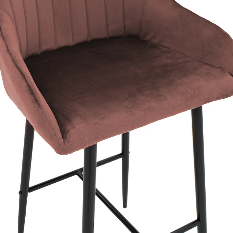 Karrige për bar Patrin, këmbë metalike të zeza, kadife ngjyrë mollë e kalbur