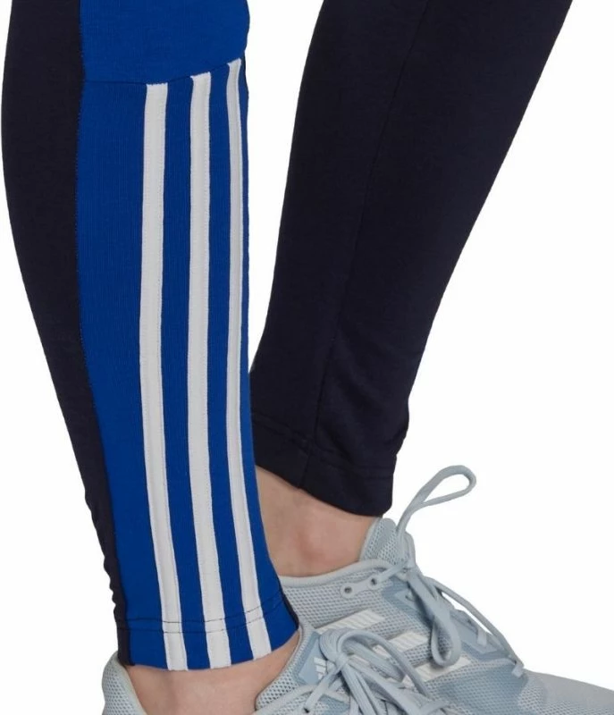 Hellonke për femra adidas, të zeza dhe blu
