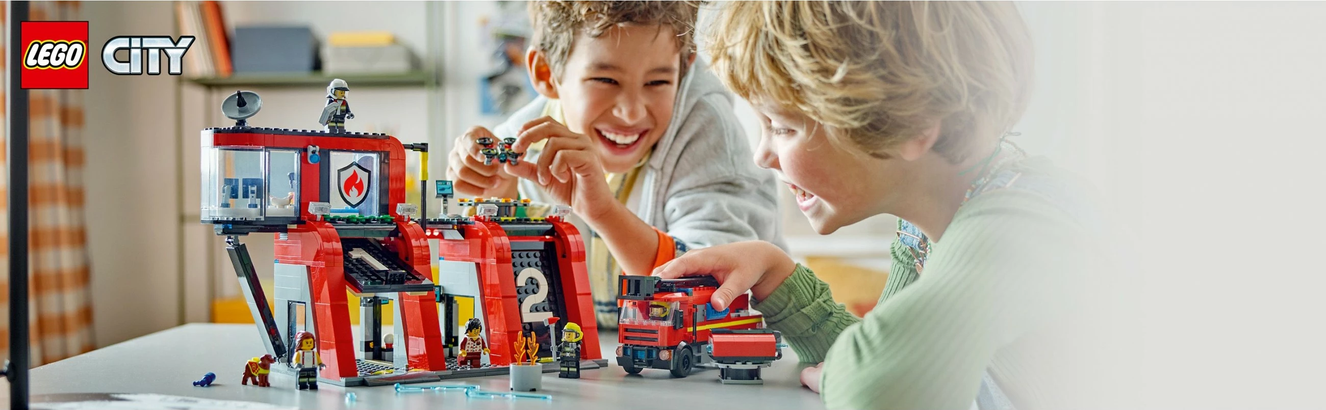 Set ndërtimi LEGO City 60414, stacion zjarri me kamion, 843 pjesë, shumëngjyrësh