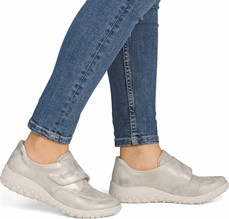 Këpucë femrash Rieker, bezhë ari