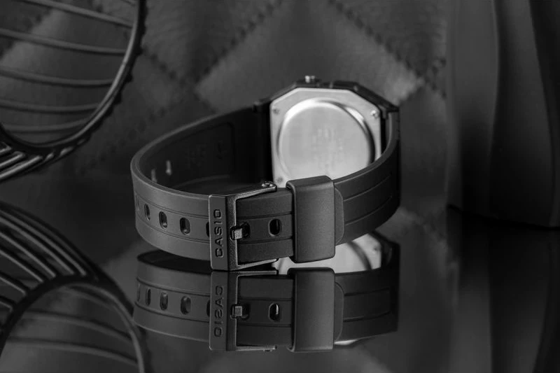 Orë dore për meshkuj Casio, e zezë