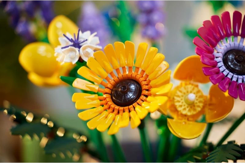 Set LEGO Icons buqetë lulesh, për të rritur