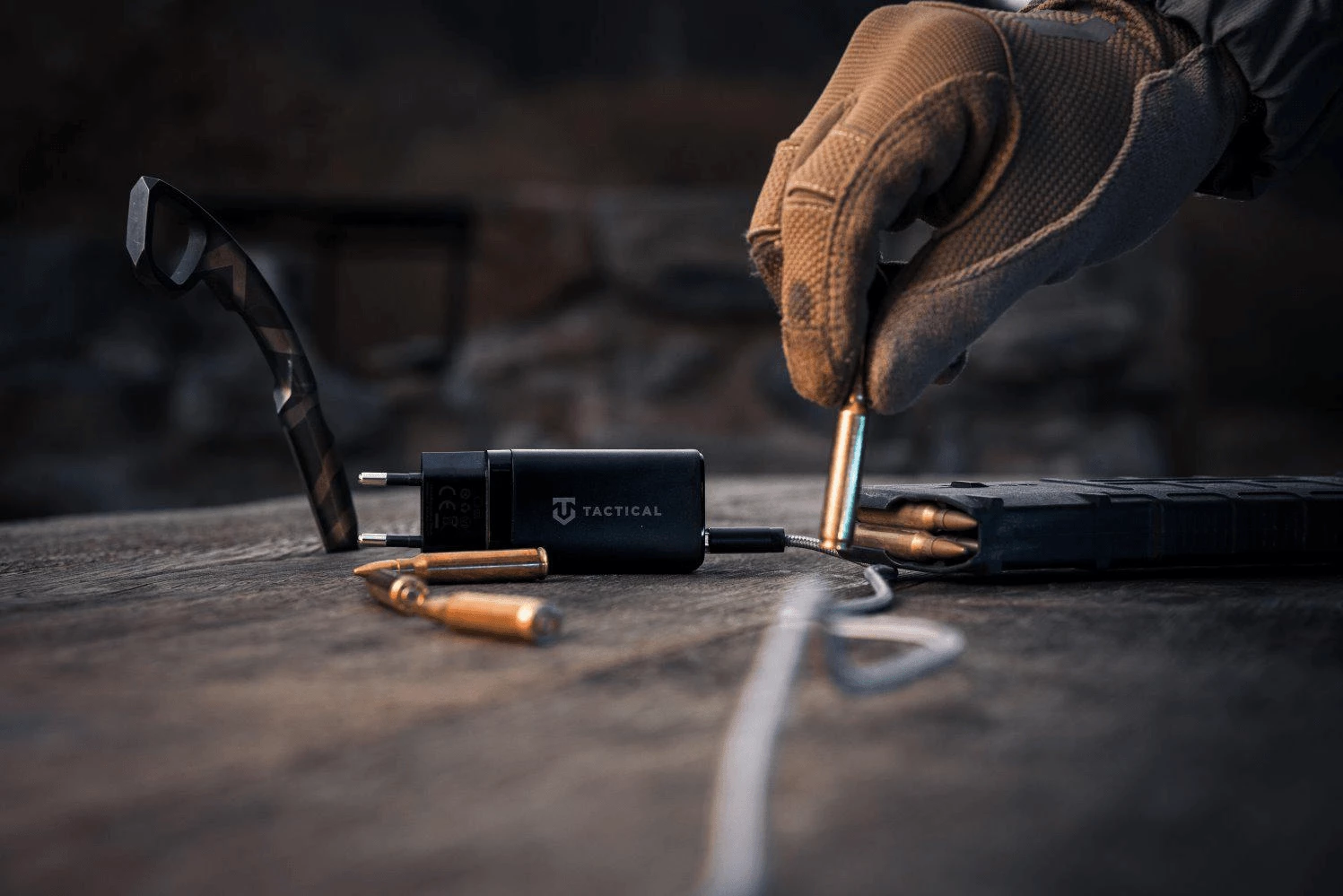 Karikues shtëpie Tactical FlashBang GaN MPN 19741, 65W, 2x USB-C + 1x USB-A, QC/PD, EU blister, zi