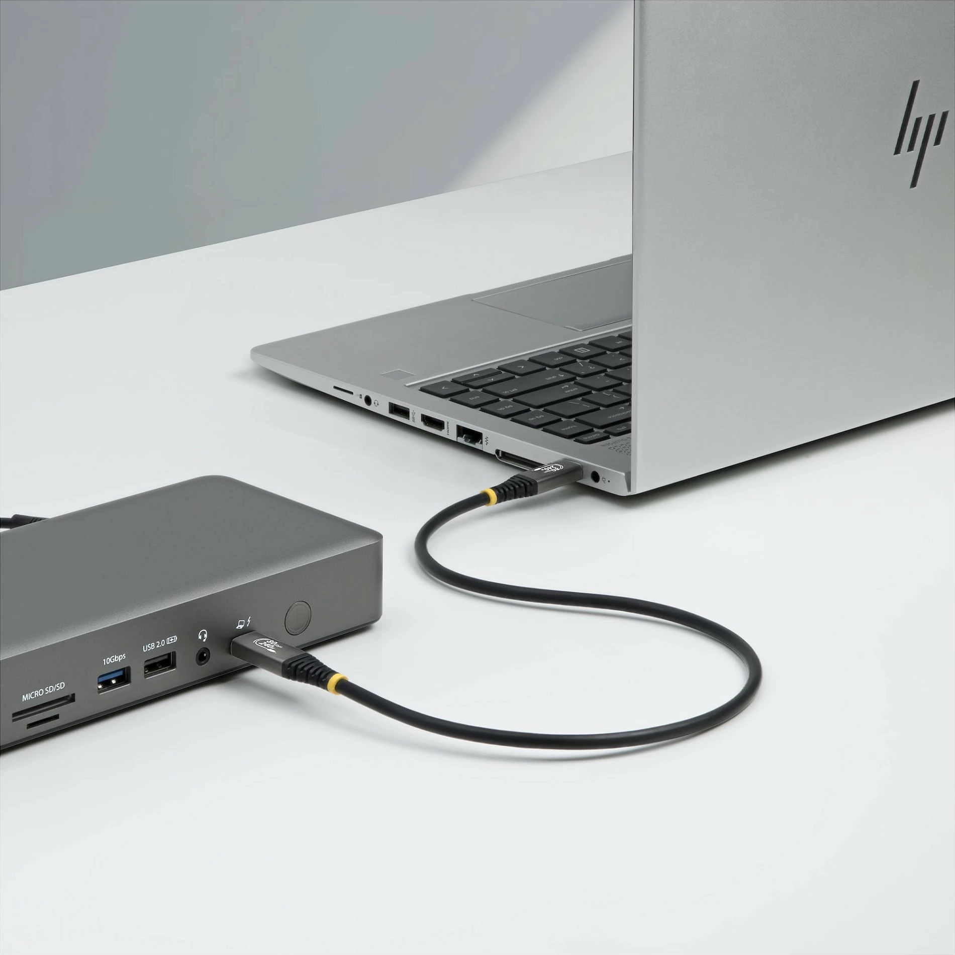 Kabllo USB-C StarTech USB4 1m, 80Gbps, 240W PD, 8K/4K, e zezë
