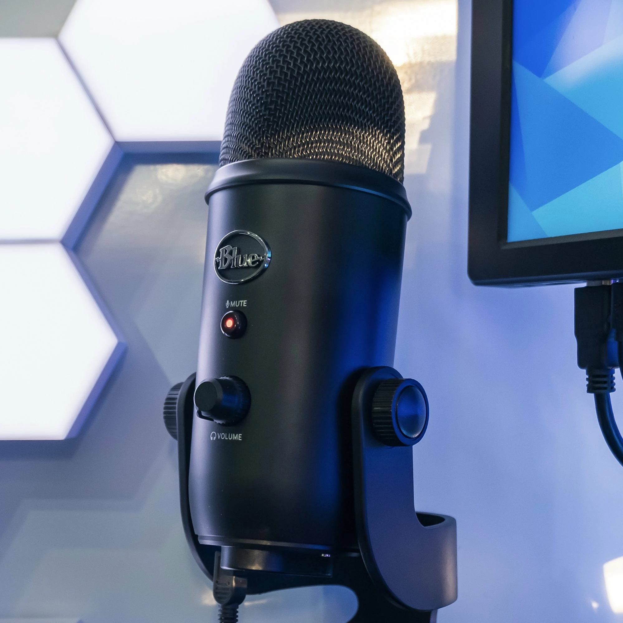Microfon kondensator Blue Yeti USB Blackout 988-000229, kardioid, 20Hz-20kHz, me stand, i zi 6