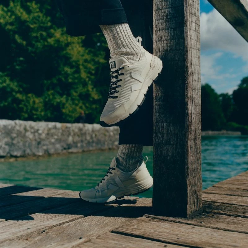 Atlete për meshkuj Veja, bezhë