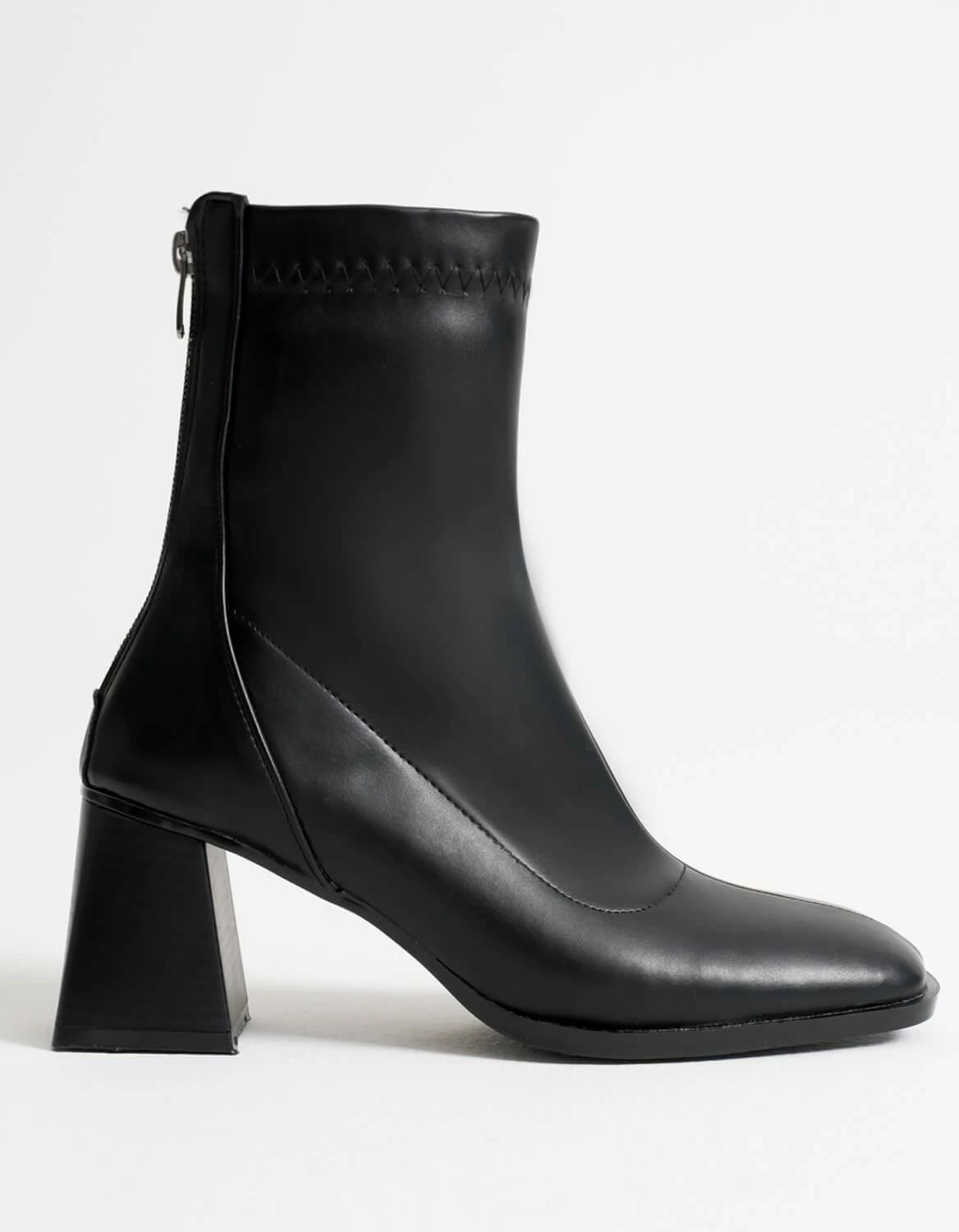 Charm Black
