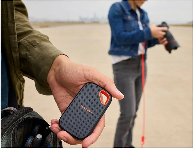 SSD eksterne SanDisk Extreme Portable 2TB, USB-C, 2000MB/s, IP65, e zezë/kuqe