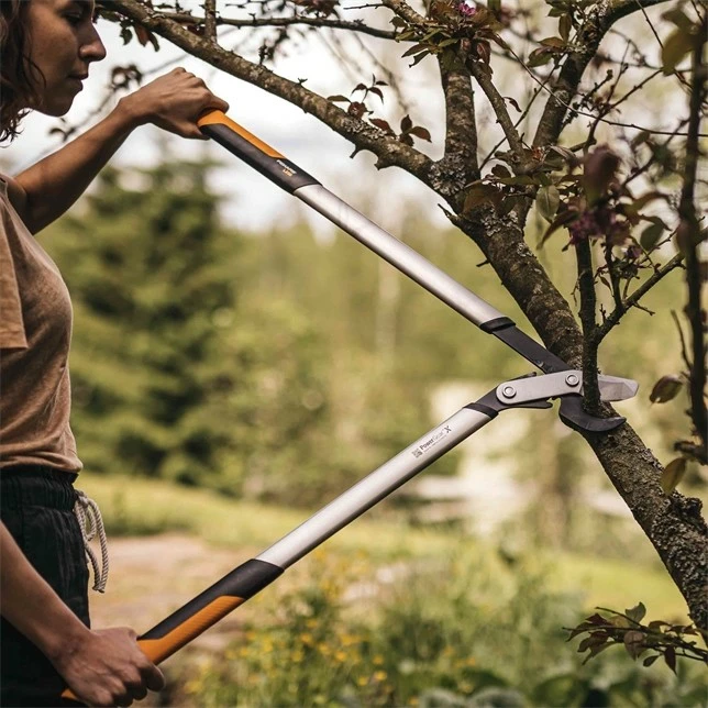 Gërshërë degësh Fiskars PowerGear X LX98-L, doreza të gjata, portokalli/zezë