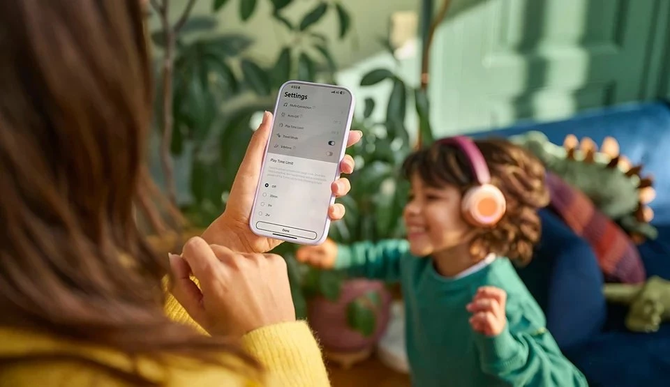 Kufje Philips TAK4200MP Bluetooth 5.4, për fëmijë, bateri 45 orë, LED, limit volum 75/85 dB, me mikrofon, vjollcë