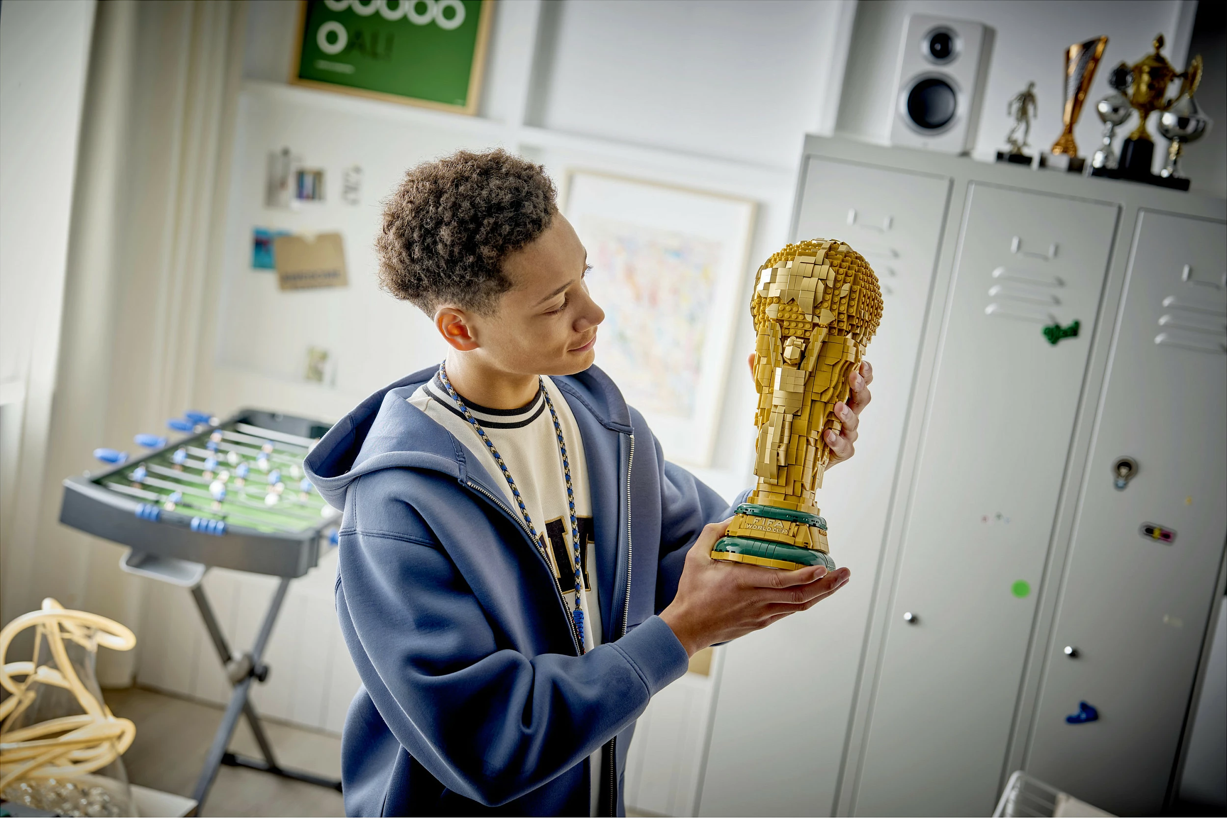 Set ndërtimi LEGO FIFA World Cup Official Trophy 43020, 2842 copë, shumëngjyrësh