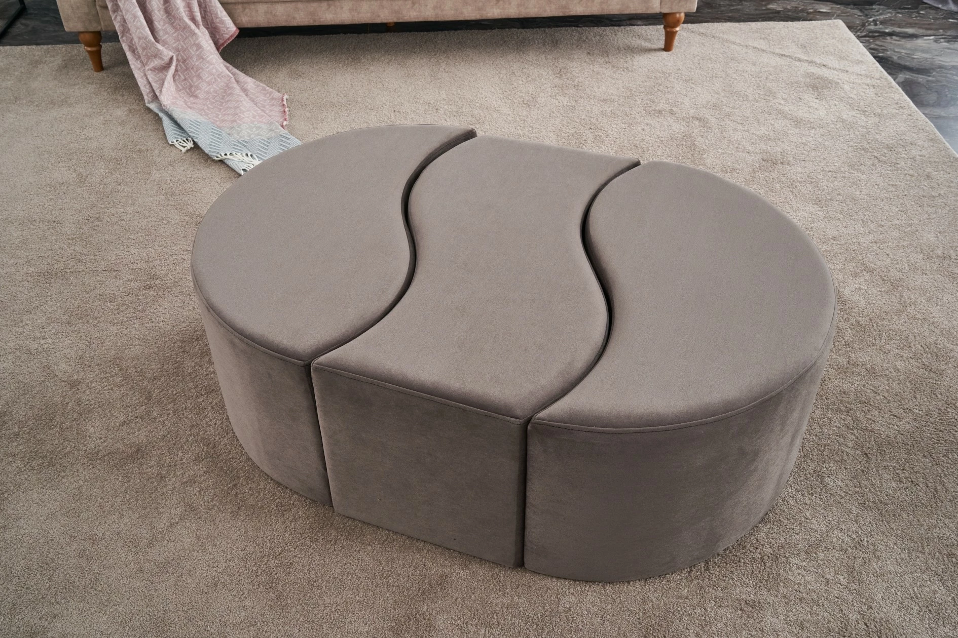 Puf Atelier del Sofa Alya, kadife, ngjyrë mink
