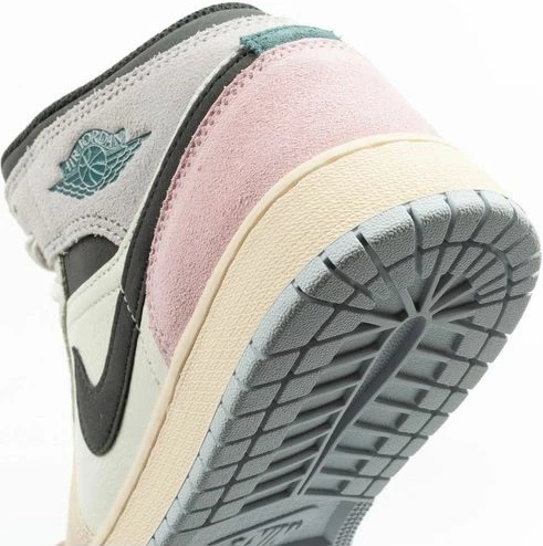 Atlete për femra Nike Air Jordan 1, të zeza [Madhësia: 36.5]