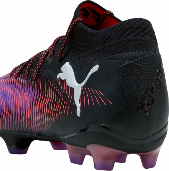Atlete futbolli Puma për meshkuj, të zeza dhe të kuqe