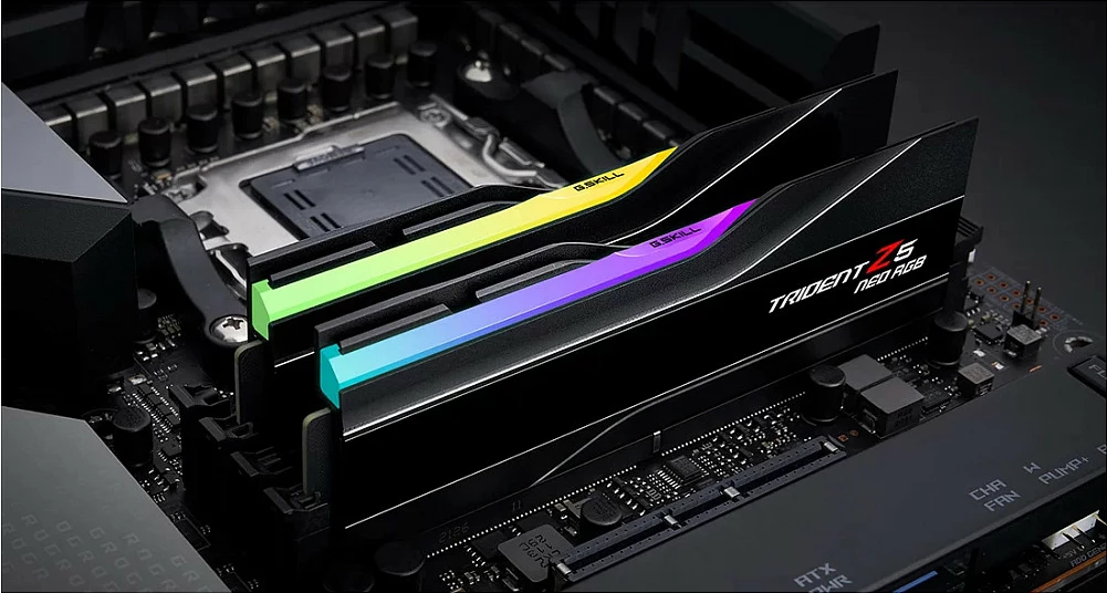 RAM Memorje G.Skill Trident Z5 Neo RGB F5-6000J3244G64GX2-TZ5NR, 128GB (2x64GB) DDR5 6000MT/s CL32 EXPO, e zezë