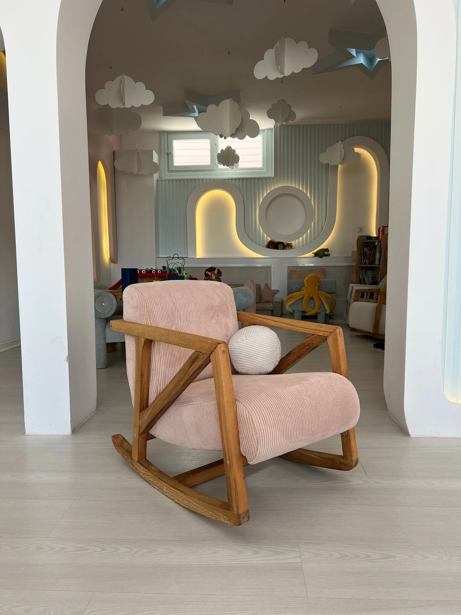 Karrige lëkundëse Wing, Atelier del Sofa, NiniMini, rozë