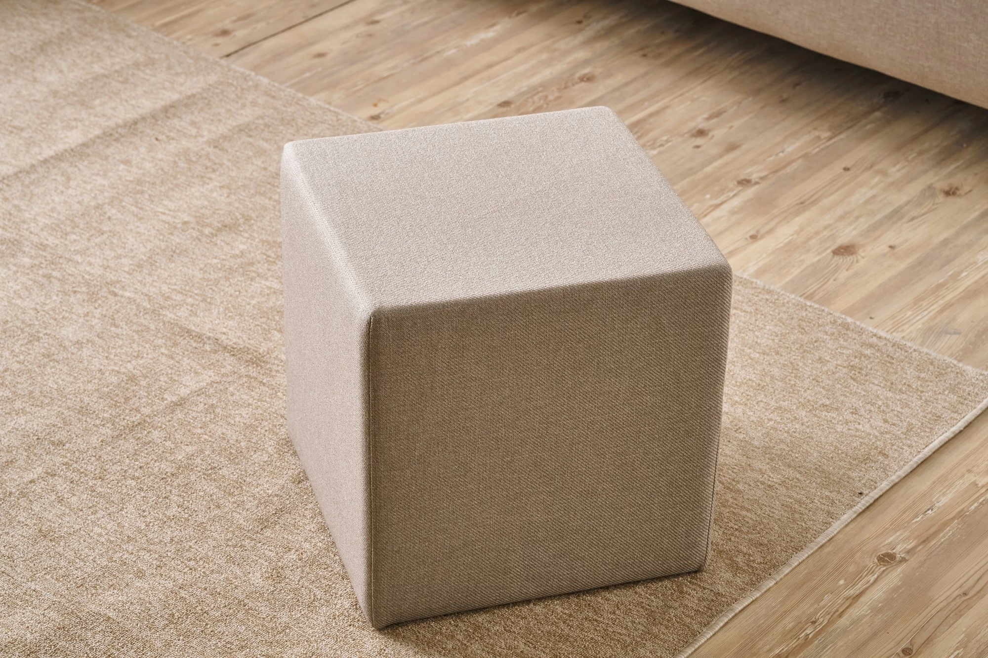 Puf Atelier del Sofa, Asos, bezhë