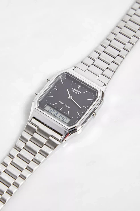 Orë dore Casio AQ-230A-1DMQ, e argjendtë/zezë