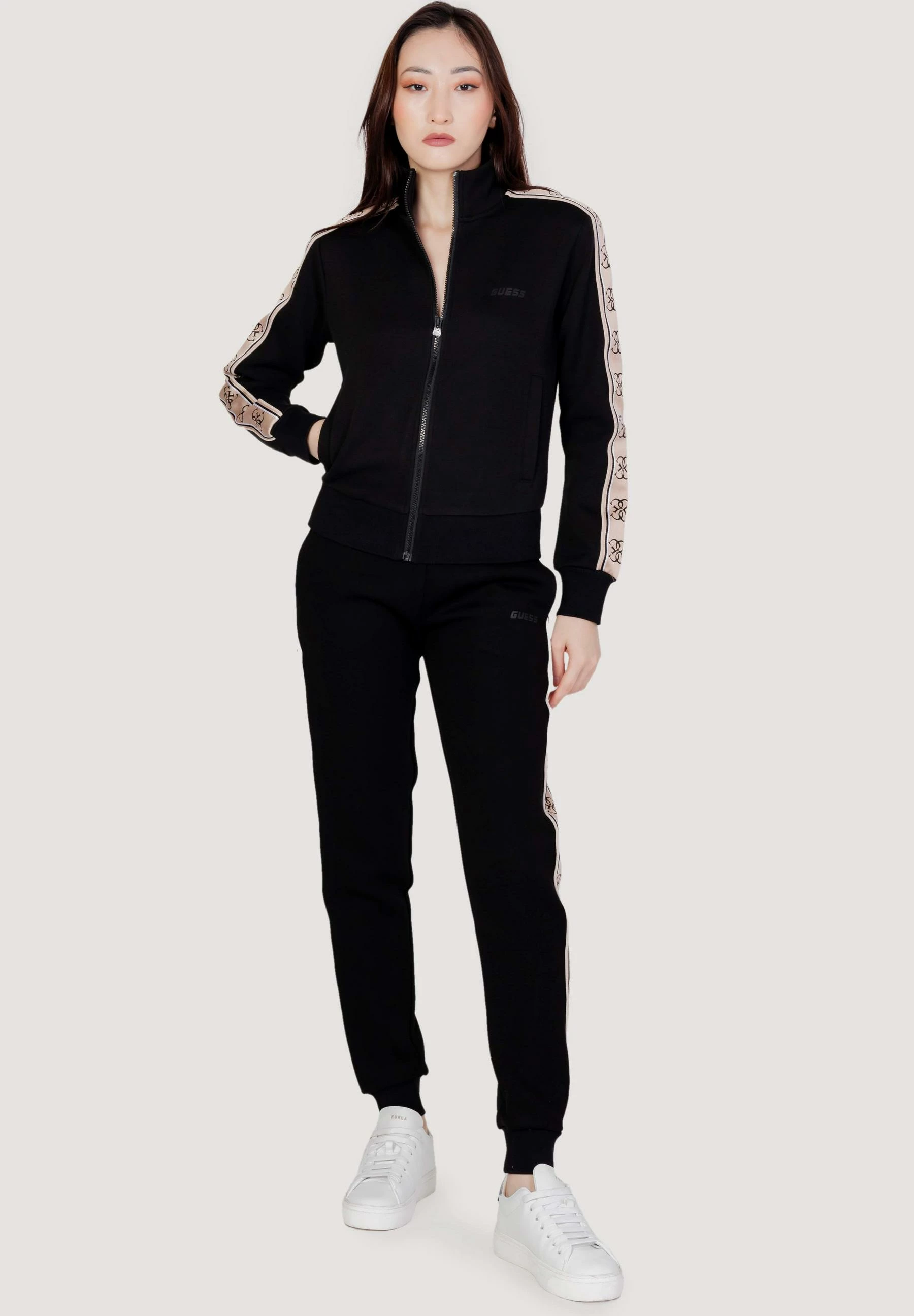 Pantallona sportive për femra Guess Active Britney Jogger V2YB15 KB3P2, të zeza [Madhësia: XL]