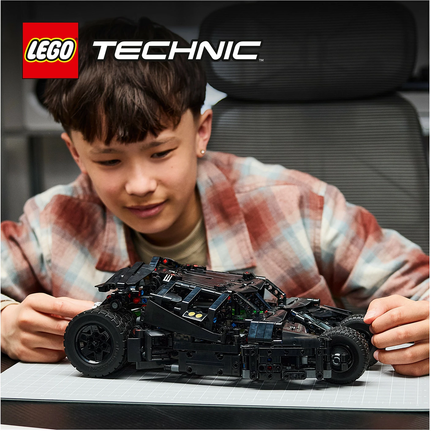 Set ndërtimi LEGO Technic 42239 Batmobile Tumbler, 719 pjesë, Control+, multicolor