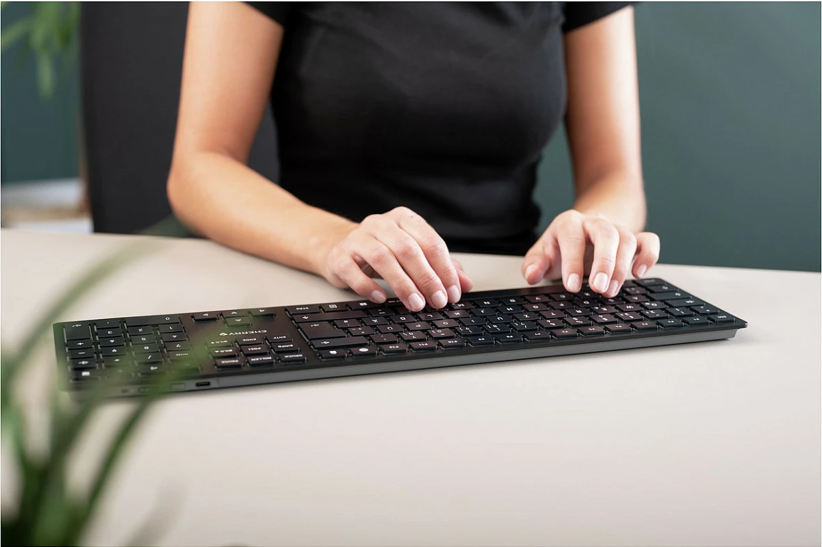 Tastierë Cherry KW 9100 SLIM, wireless RF + Bluetooth, QWERTZ (CH), me numpad, e zezë