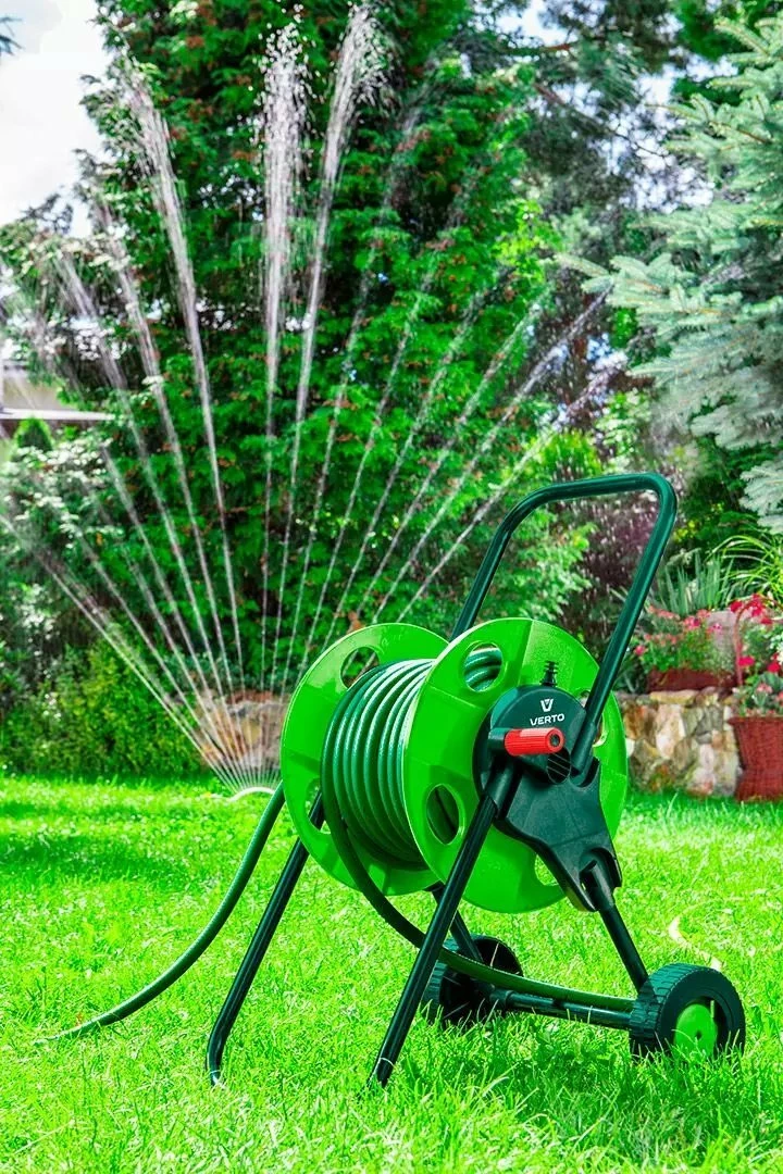 Karrocë me bobinë për zorrë kopshti Verto 15G791, deri 45 m (1/2\"), e gjelbër
