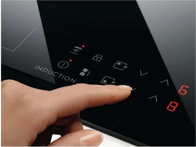 Pllakë gatimi me induksion Electrolux LIV63431BK, 60 cm, e zezë