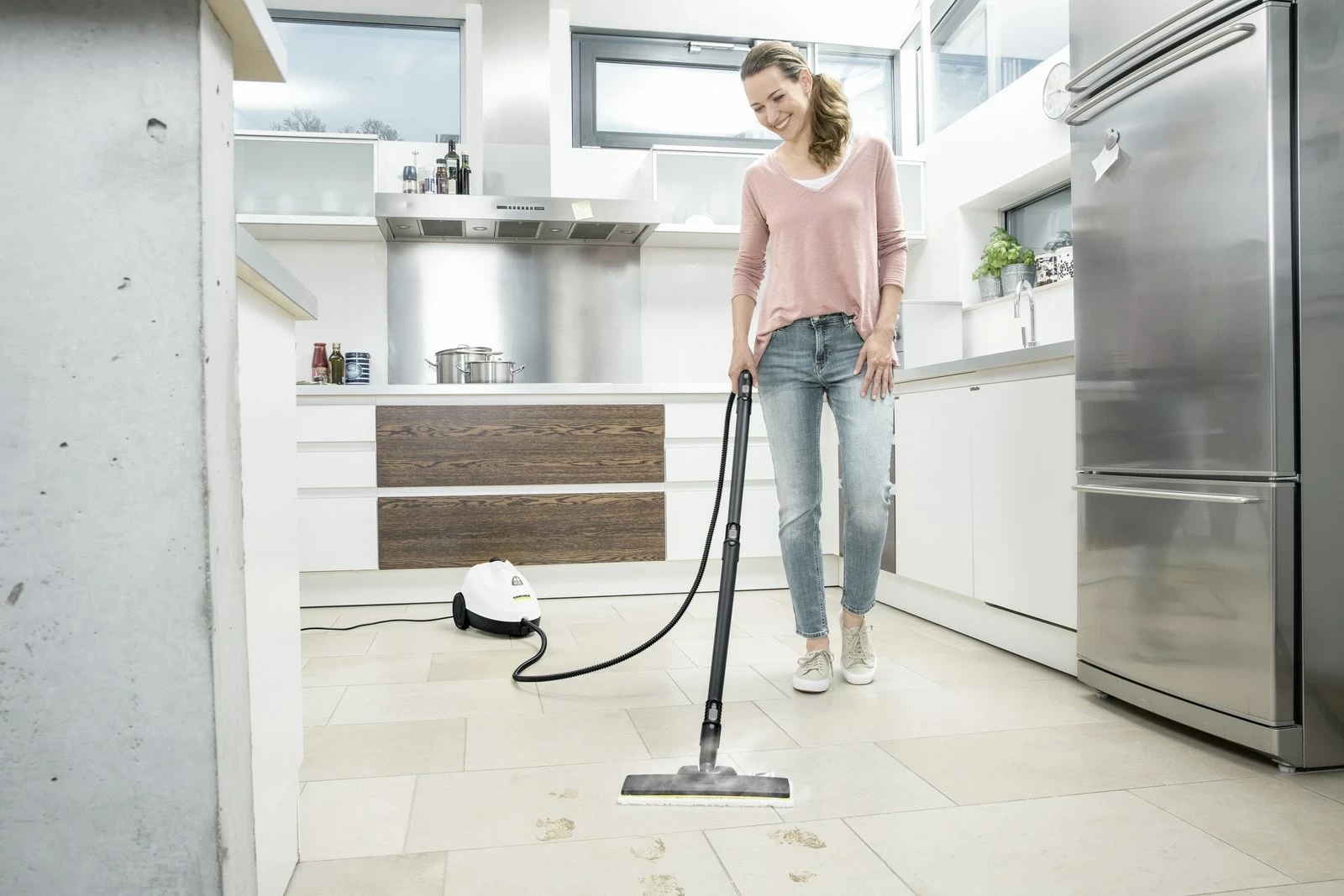Pastrues me avull Karcher SC 2 EasyFix 1 L 1500 W, bardhë/zi, set me aksesorë