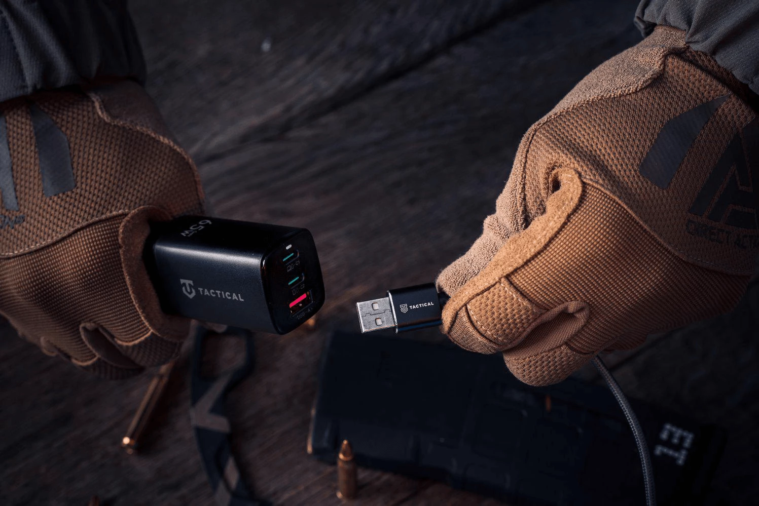 Karikues shtëpie Tactical FlashBang GaN MPN 19741, 65W, 2x USB-C + 1x USB-A, QC/PD, EU blister, zi