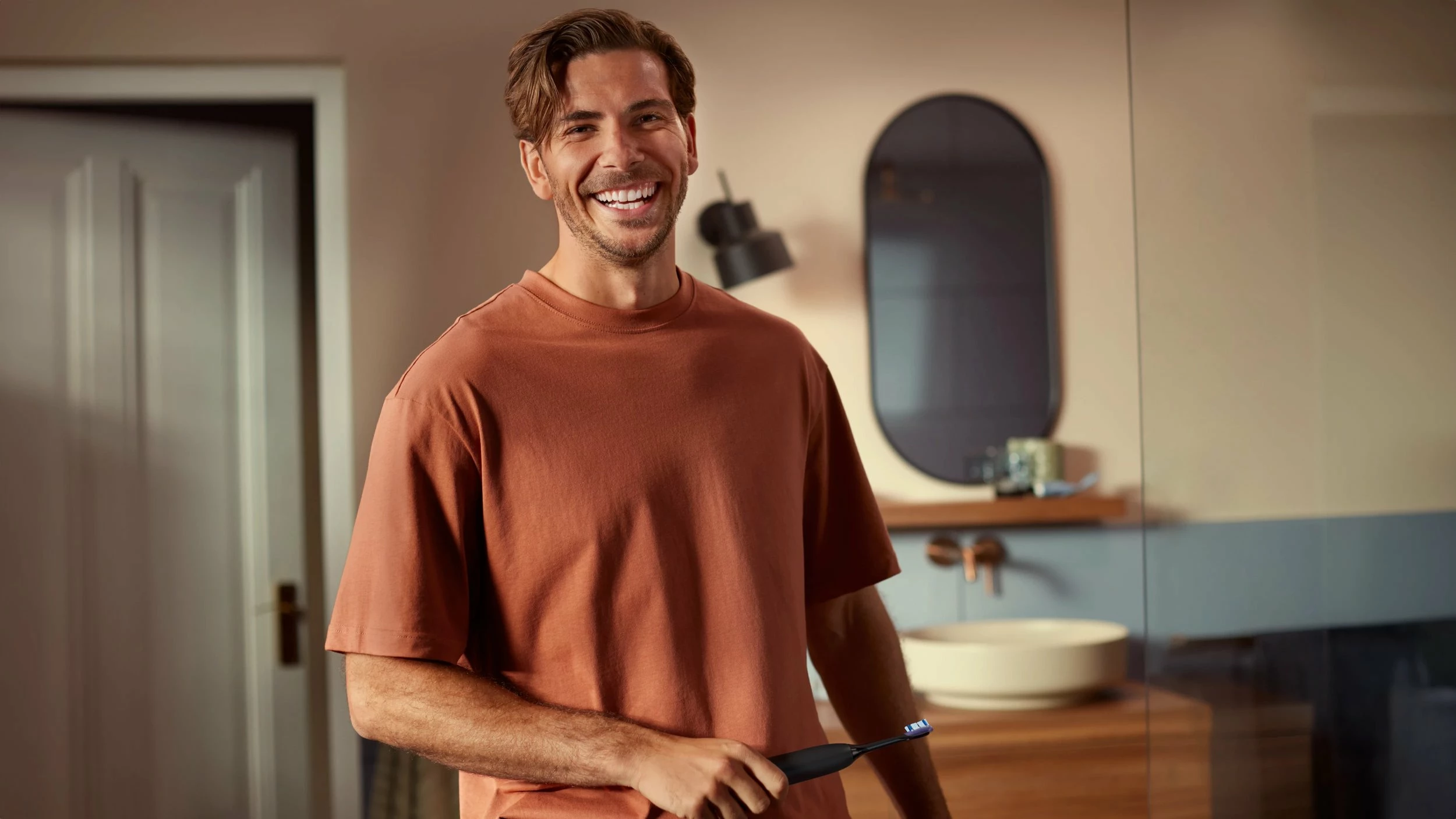 Furçë dhëmbësh elektrike Philips Sonicare 7100 HX7421/01, me sensor presioni, me aplikacion, me këllëf udhëtimi, 1 kokë furçe, e zezë