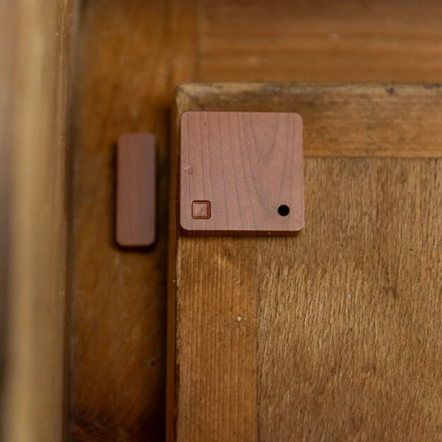 Sensor derë/dritare Shelly BLU, Wireless, Bluetooth, Ngjyrë kafe, Druri
