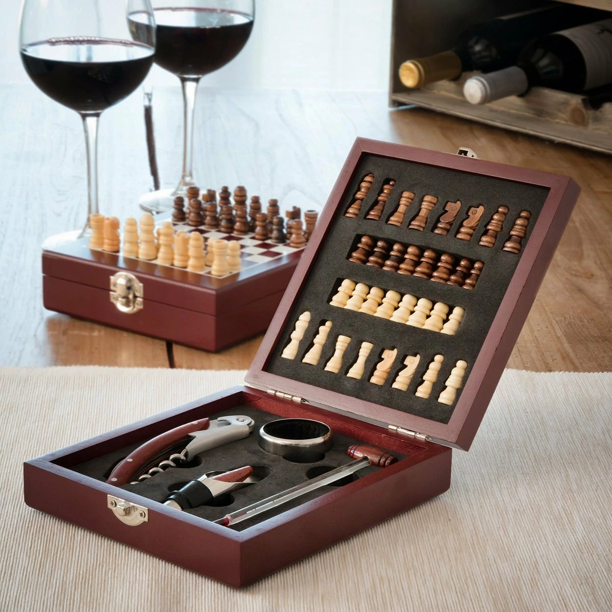 Set aksesorësh për verë dhe shah InnovaGoods Wine & Chess, 37 copë, shumëngjyrëshe