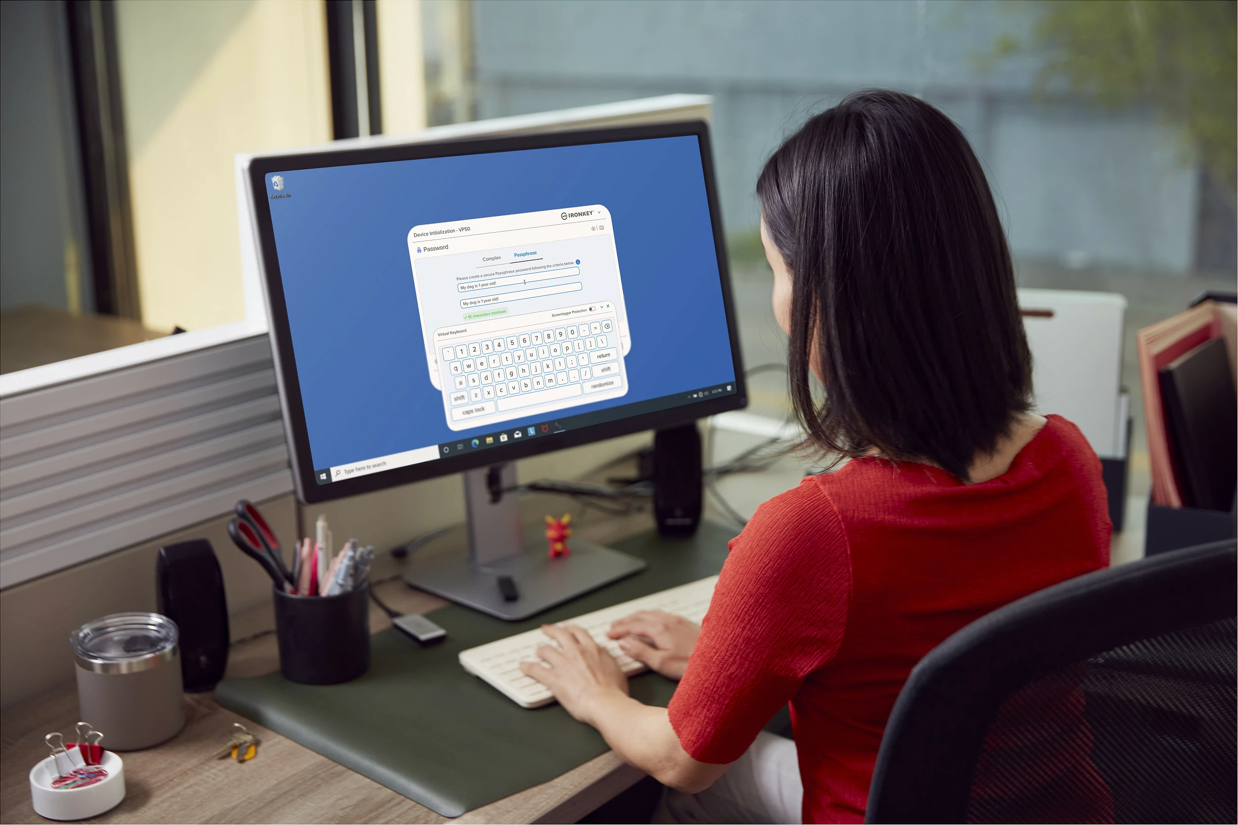 USB Kingston IronKey Vault Privacy 50 64GB, USB 3.2, i zi/kaltër