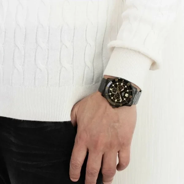 Orë dore Casio MTP-VD300B-5E, e zezë/artë