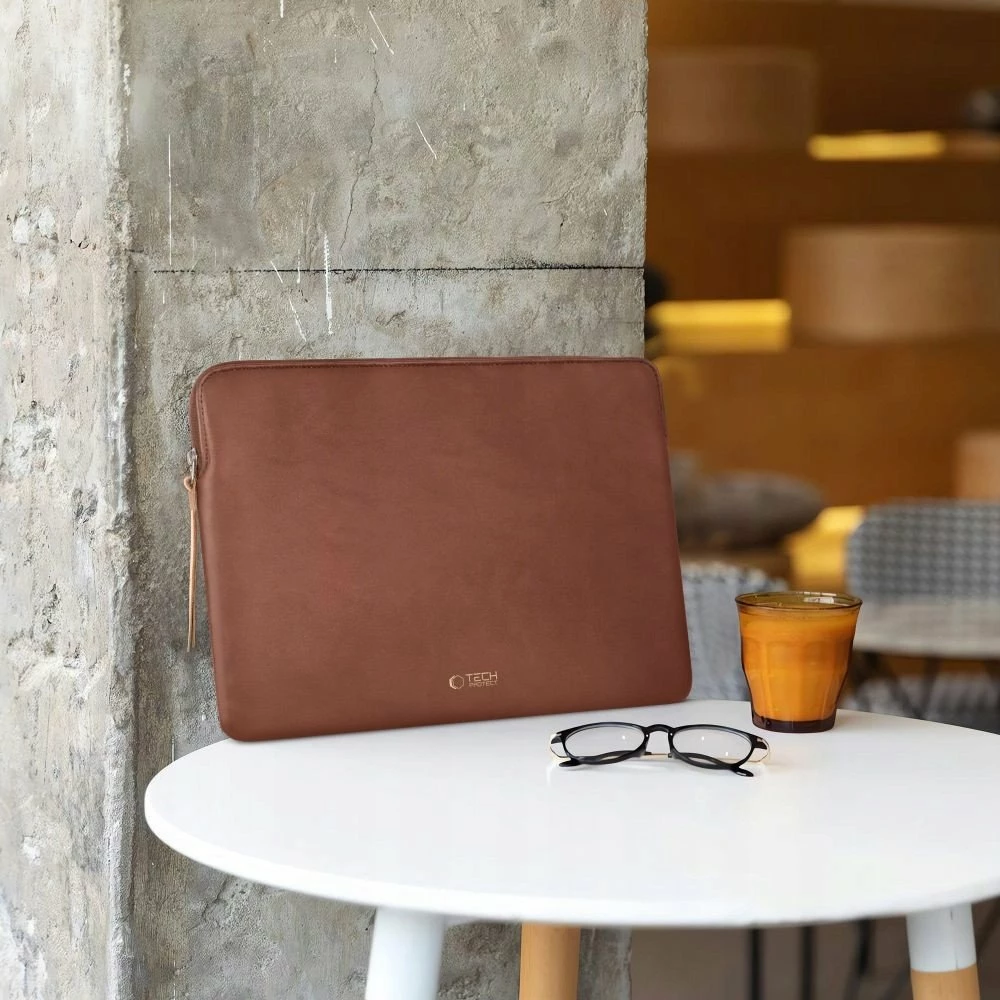 Mbështjellës për laptop Tech-Protect Fleece Case 16\", me zinxhir, lëkurë artificiale, kafe