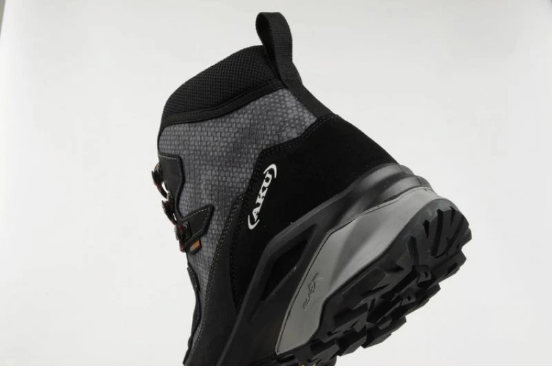 Atlete trekking për meshkuj Aku, të zeza