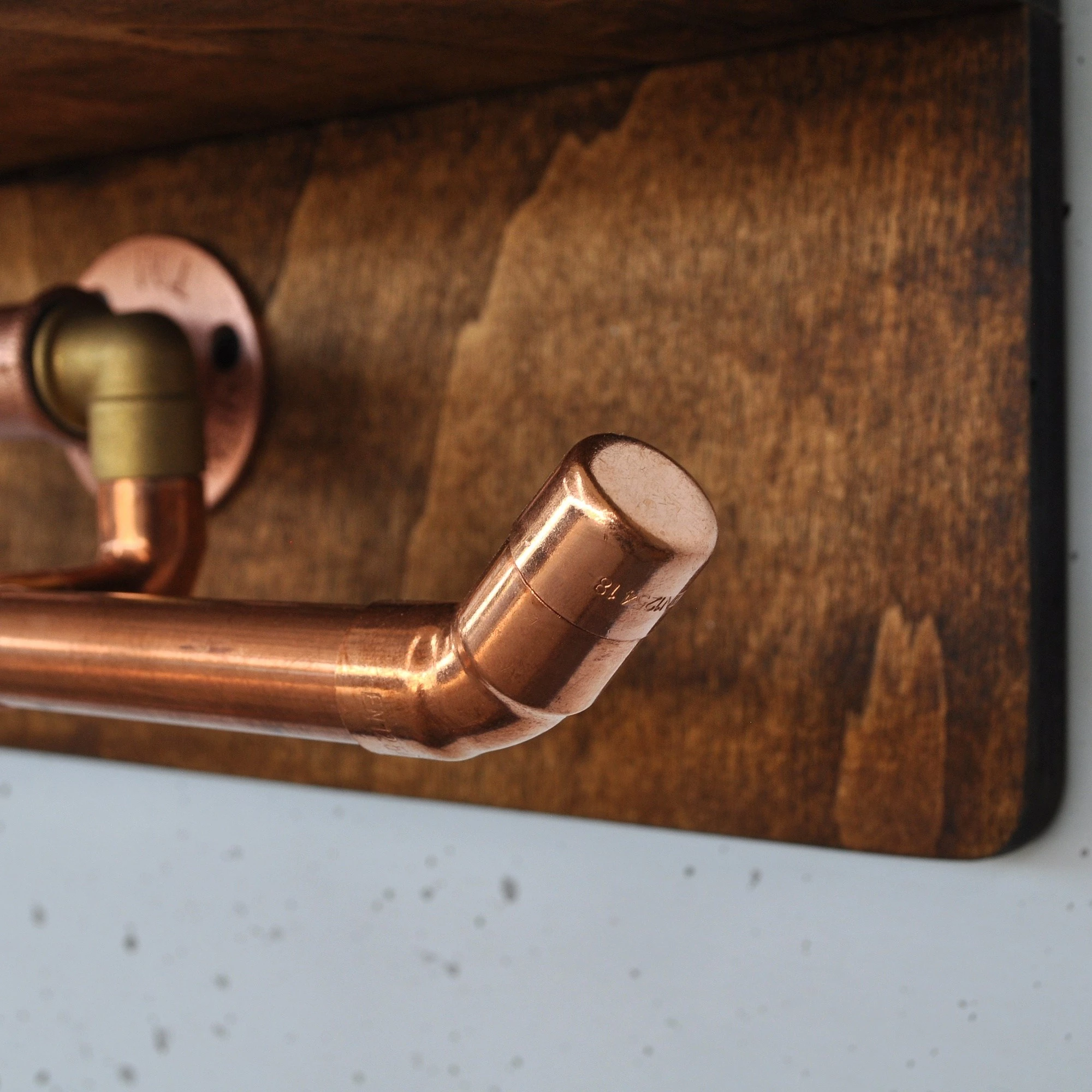 Raft muri me tub, ngjyrë arre dhe ari rozë, Skye Decor, Cop055