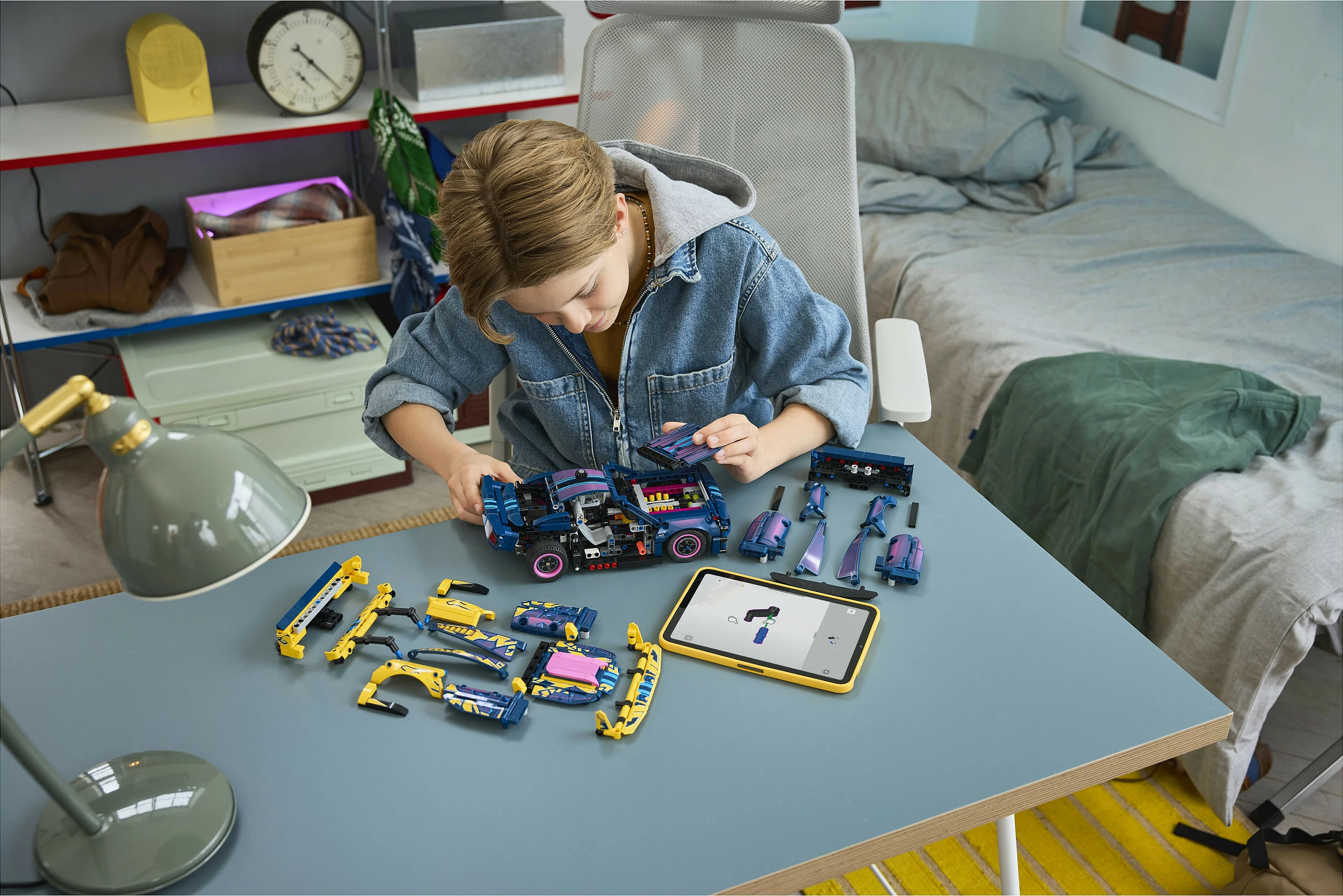 Set ndërtimi LEGO Technic 42236 Custom Garage Ford Mustang GT, 973 pjesë, 10+, shumëngjyrësh
