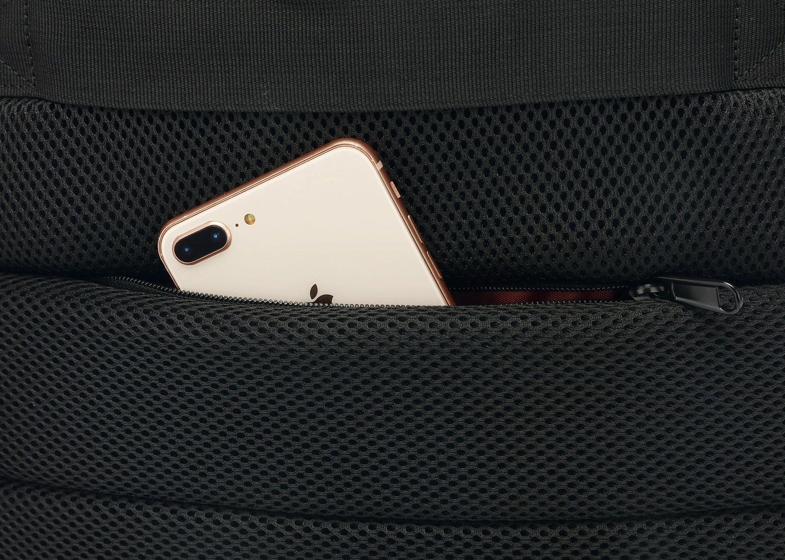 Çantë shpine YENKEE YBB 1501 NOMAD për laptop 15.6", e zezë