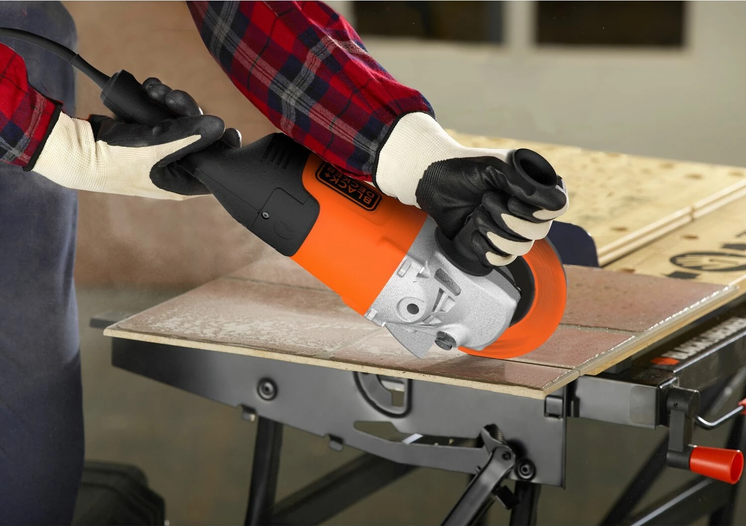 Brusilëse këndore Black&Decker BDGL2223 2200W 230mm