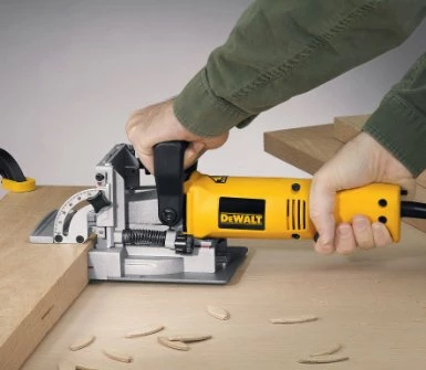 Frezë lamello DeWalt DW682K 600 W, me valixhe