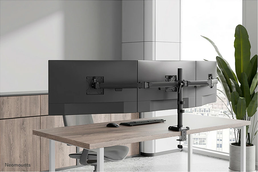 Krah monitorësh Neomounts NERO DS60-600BL3, për 3 monitorë 10-27", VESA 75x75/100x100, e zezë