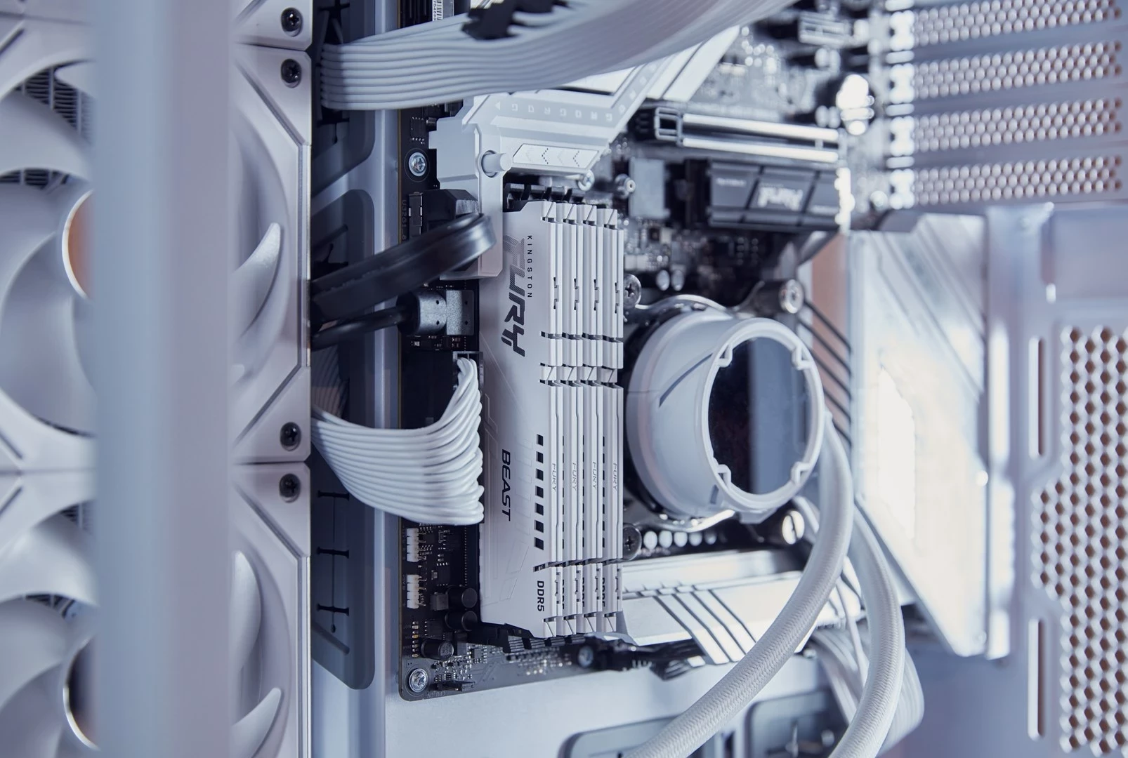 RAM Memorje Kingston FURY Beast 16GB 6000MT/s DDR5 CL36 DIMM e bardhë