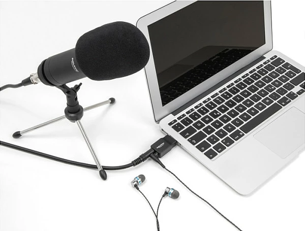 Kartë zëri e jashtme DeLOCK USB 2.0 Type-A në 2x 3.5mm (audio + mikrofon), Plug & Play, e zezë
