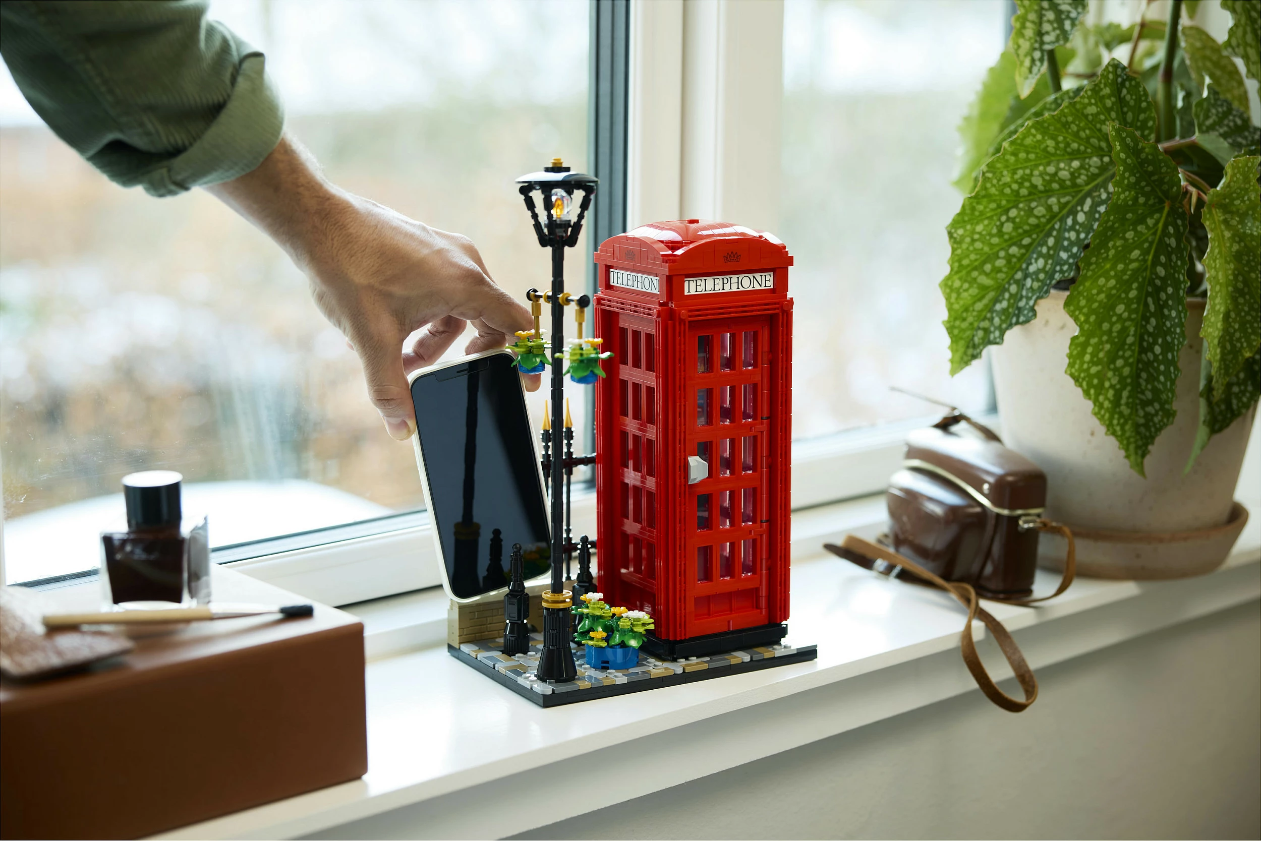 Set ndërtimi LEGO Ideas 21347, Kuti telefonike e kuqe londineze, 1460 pjesë, Multikolor