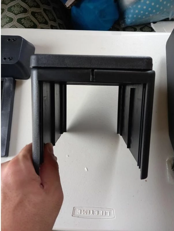 Mbajtes Dore Universal